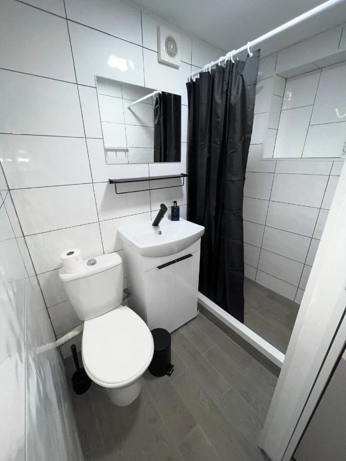 Newly Renovated 1 Bedroom Flat With Garden Pergola Эннис Экстерьер фото